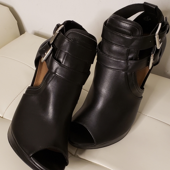 Stilleto Heels - Picture 2 of 5